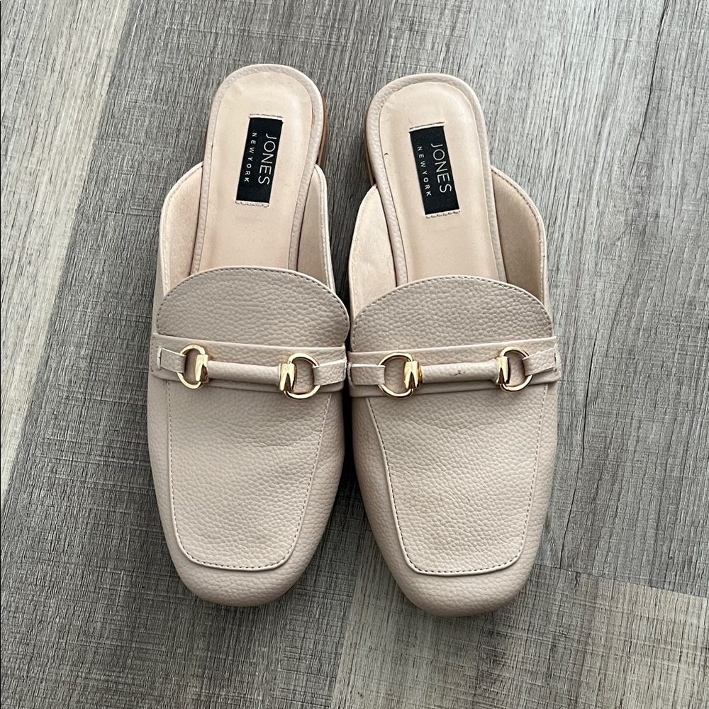 Jones New York Women's Tan Mules with Gold Accents